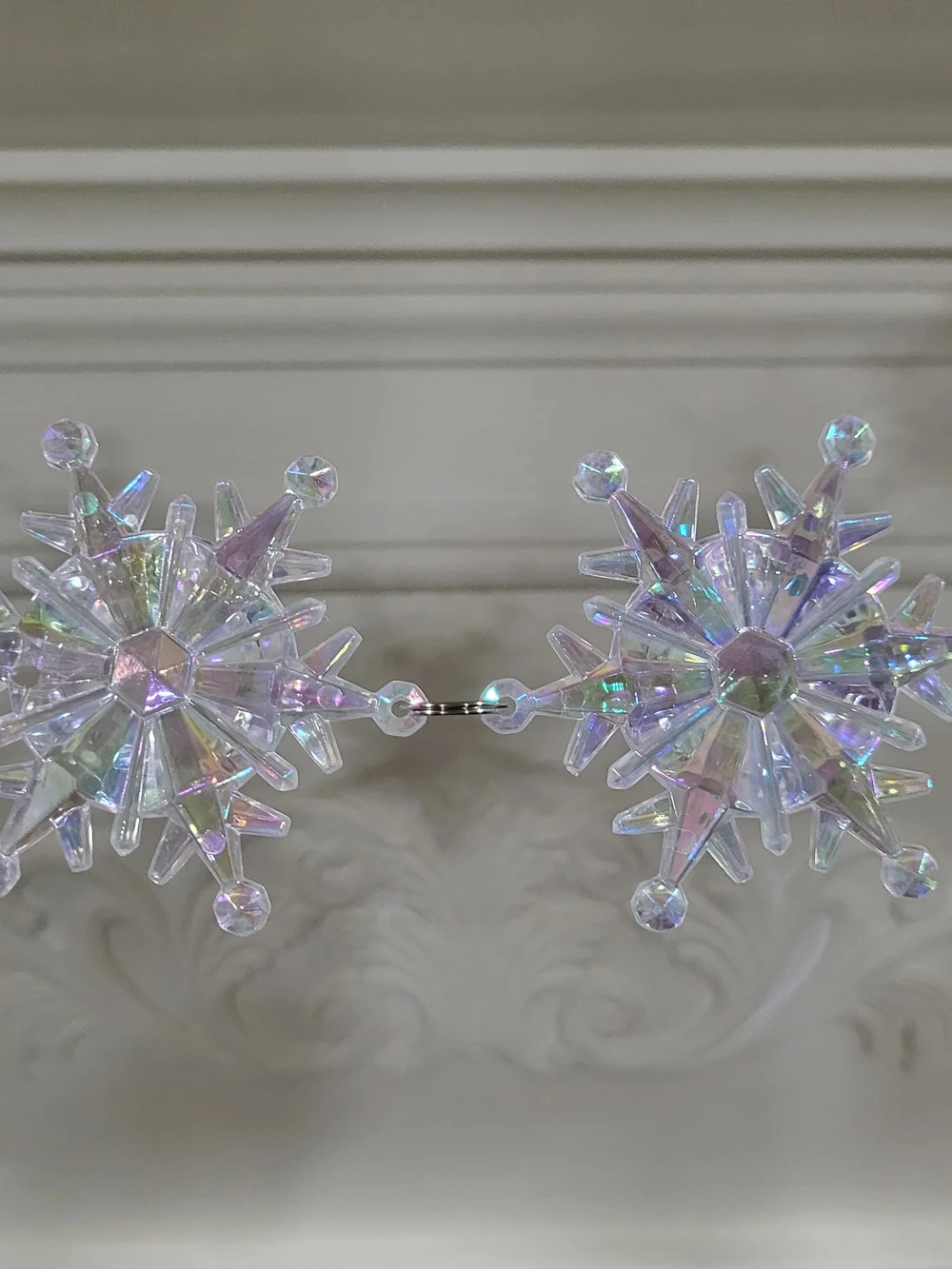 Ashland Iridescent White Snowflake Garland